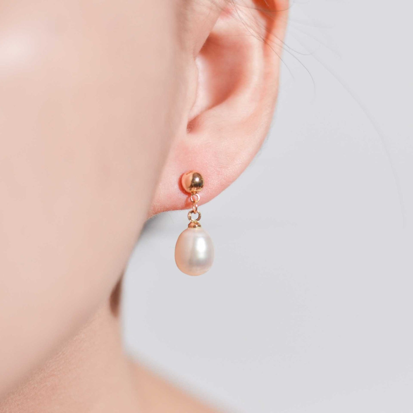 10.4 mm white biwa pearl yellow gold plated ball stud earrings