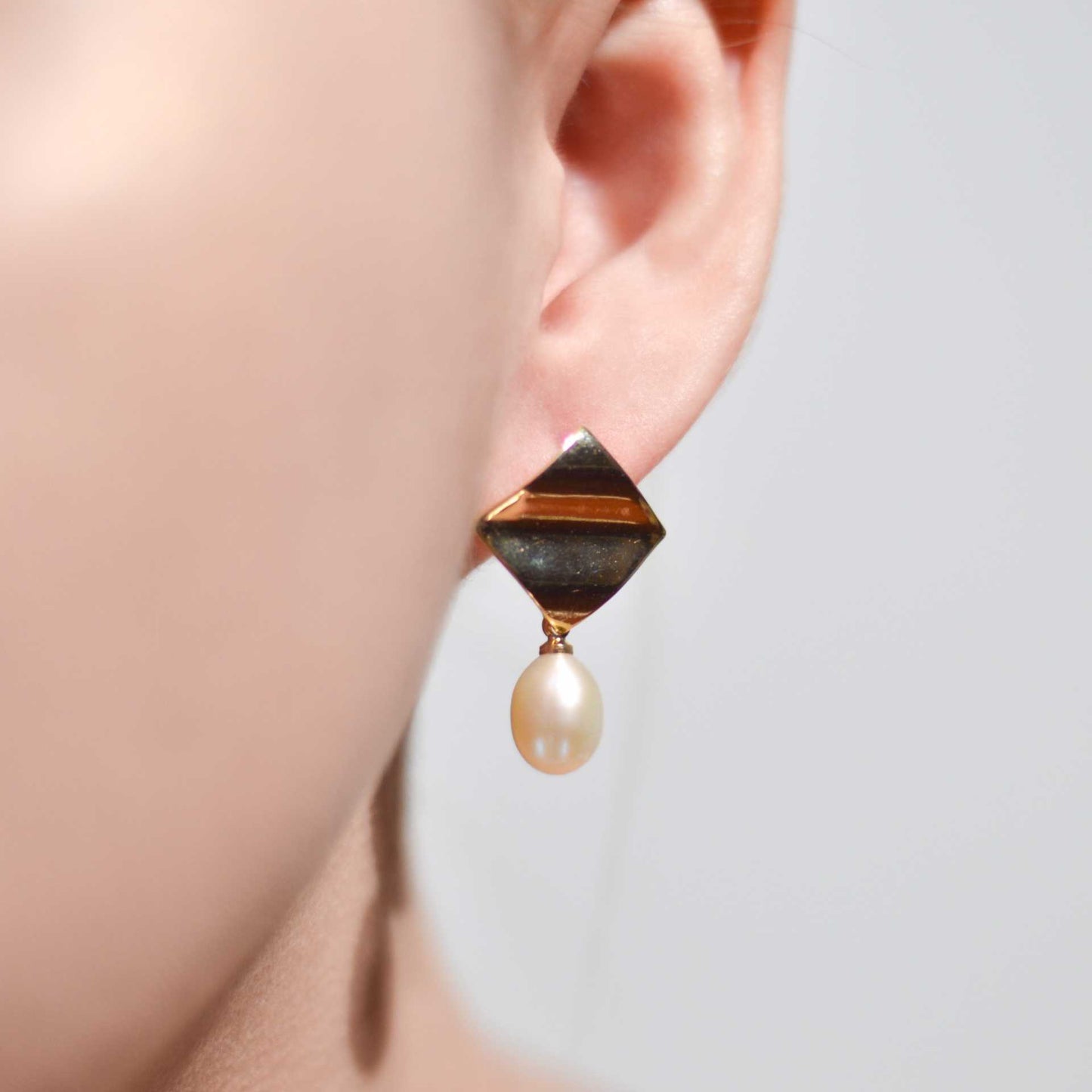 10.5 mm White Biwa Pearl Yellow Gold Plated Dangling with 17 mm Diamond Shaped Stud