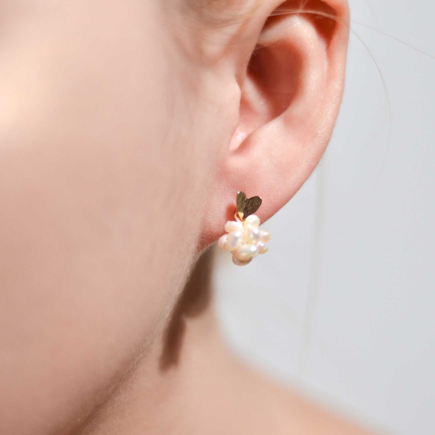 10 mm White Pearl Ball Yellow Gold Plated Dangling with Heart Stud