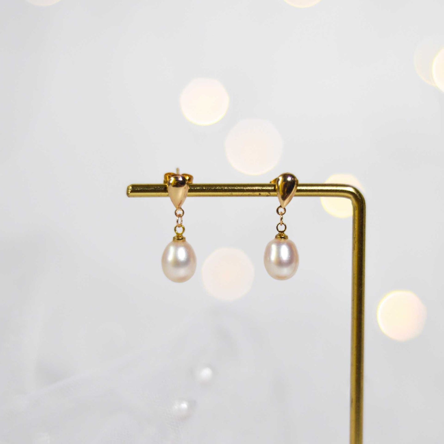 10 mm white biwa pearl dangling yellow gold plated with teardrop stud earrings