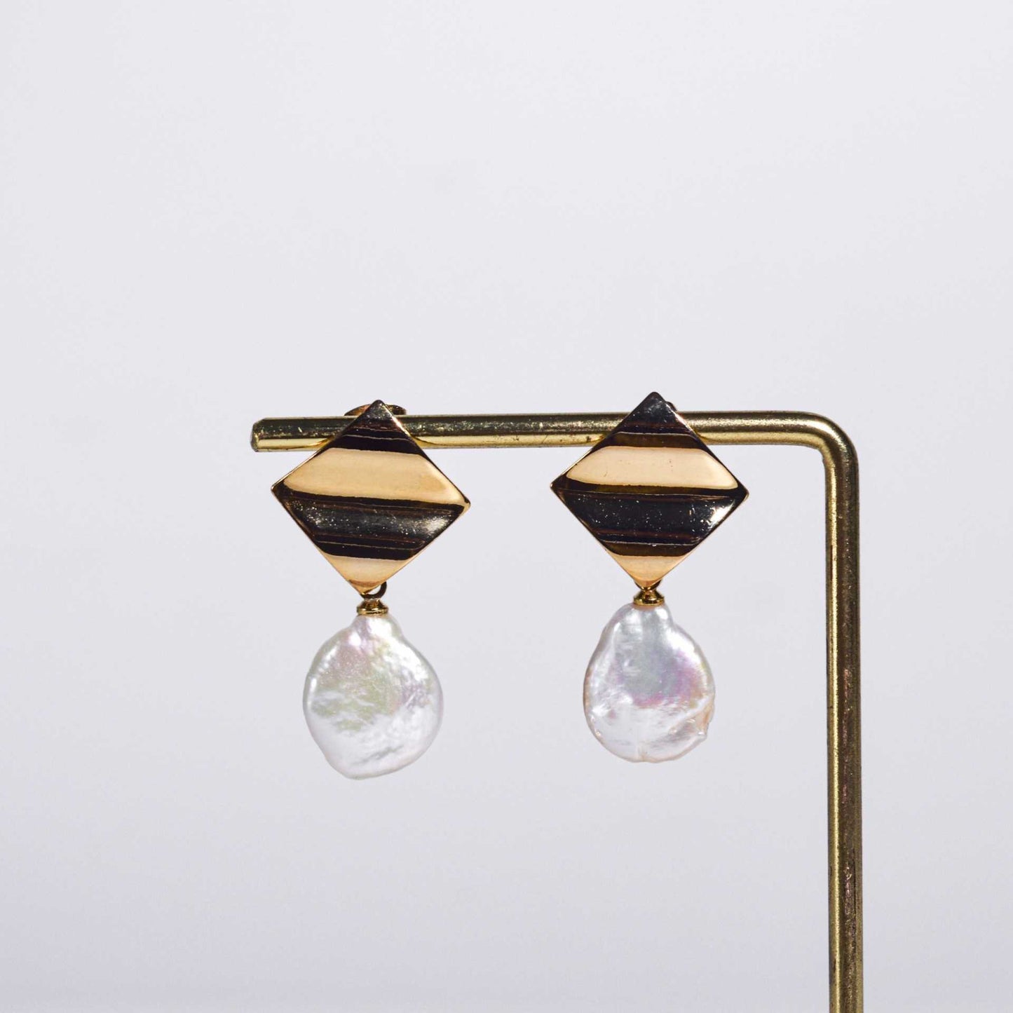 14.4 mm White Flat Coin Pearl Yellow Gold Plated Dangling with 17 mm Diamond Shaped Stud