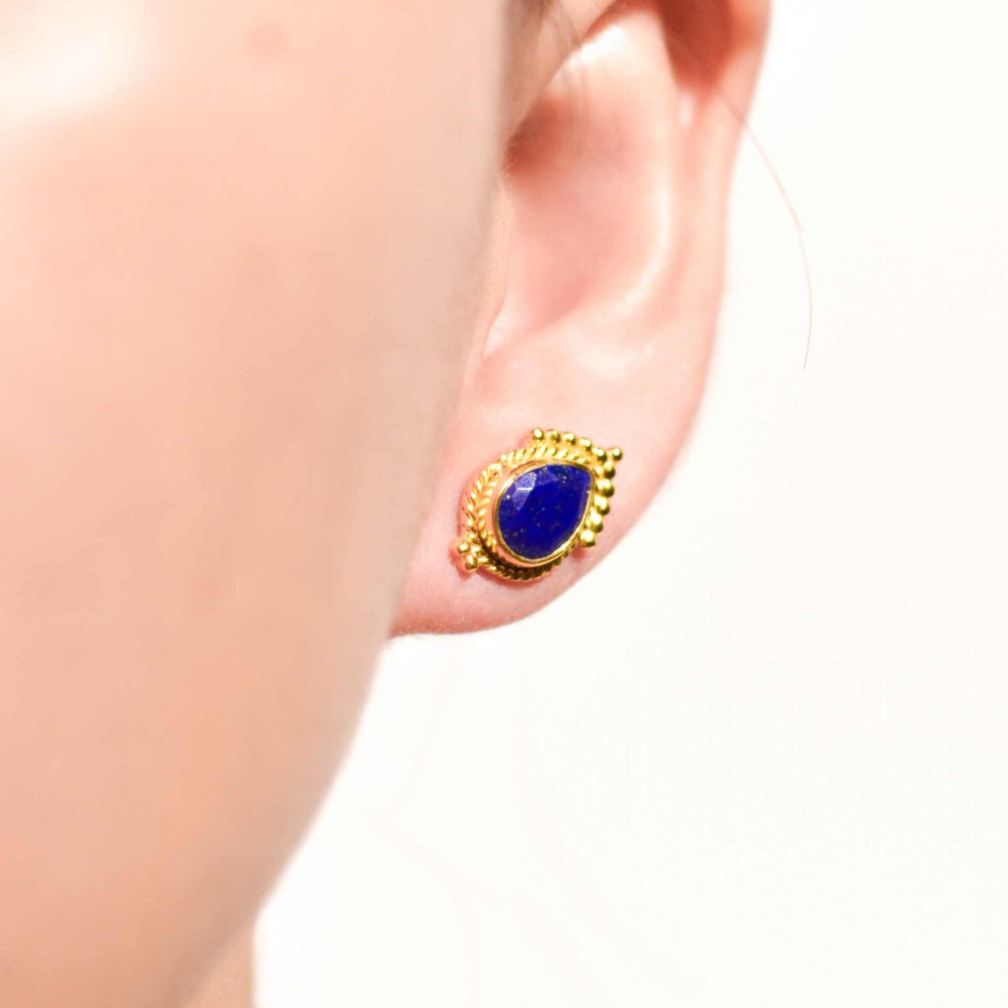 8 x 6 mm Pear cut Lapis Azul Earrings
