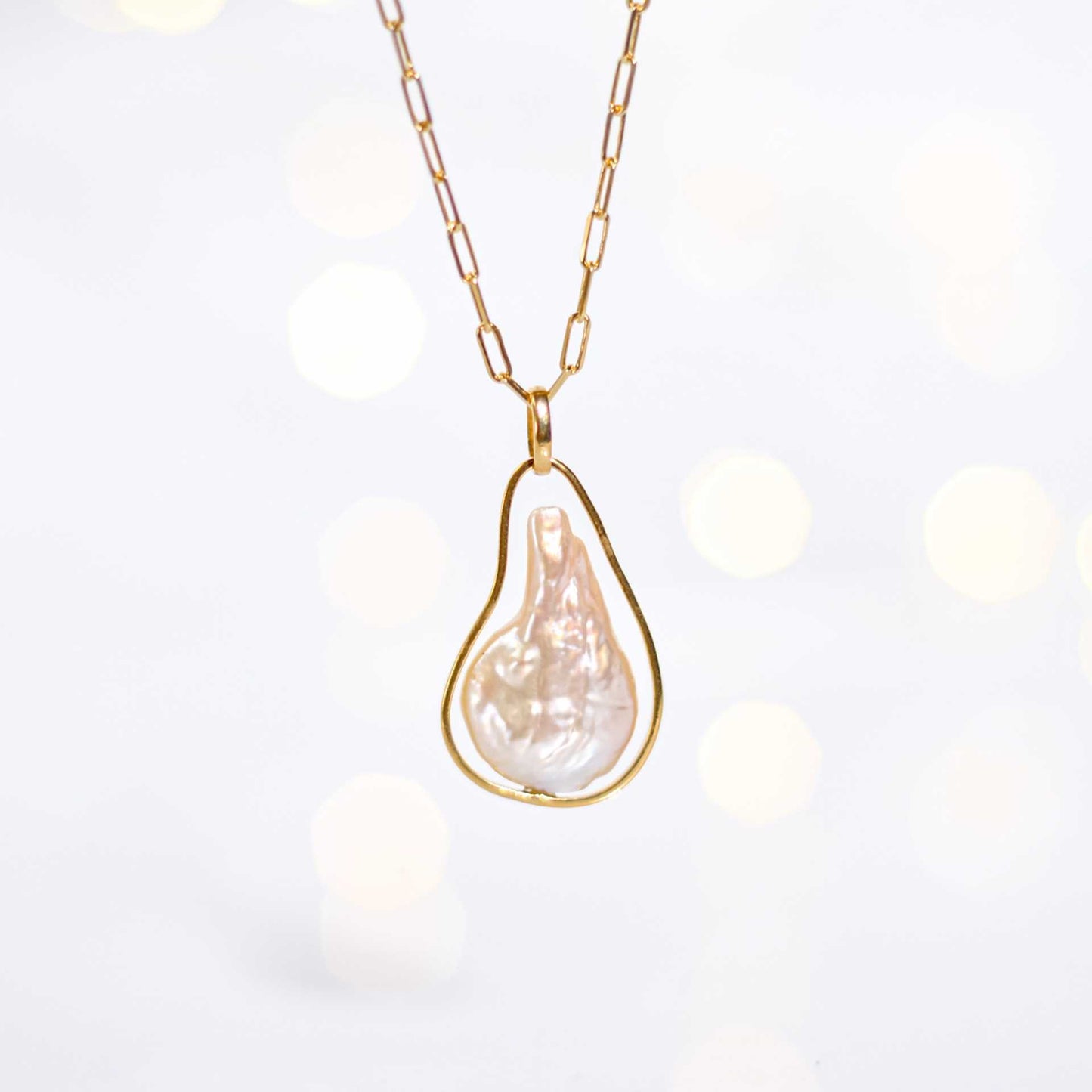 Free-form Pearl Necklace