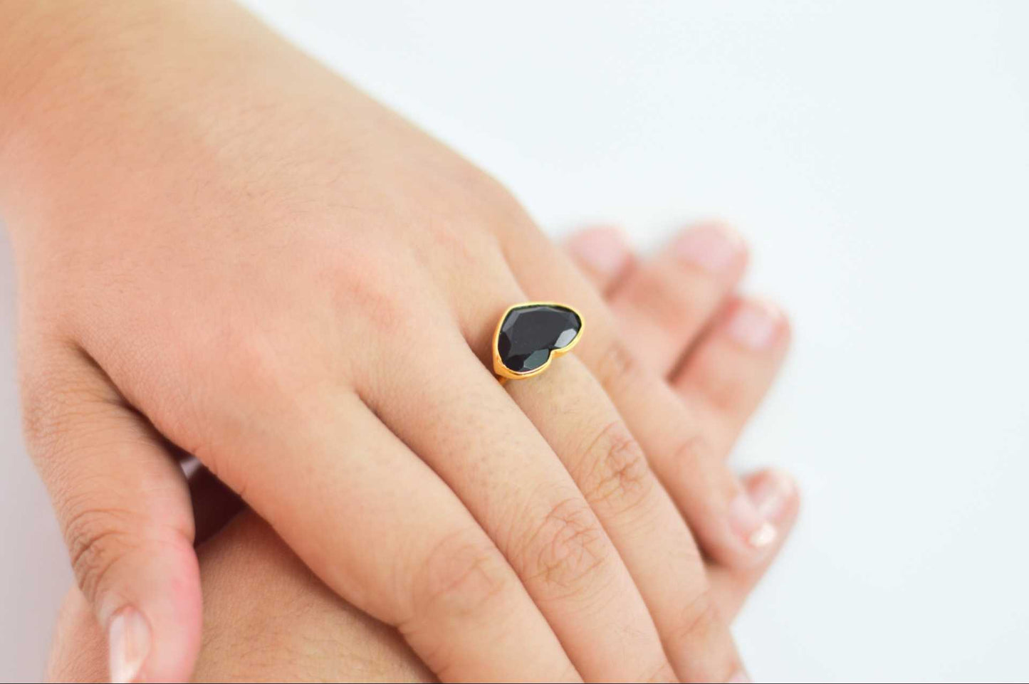10 x 15 mm Heart cut Black Onyx Yellow gold plated Ring