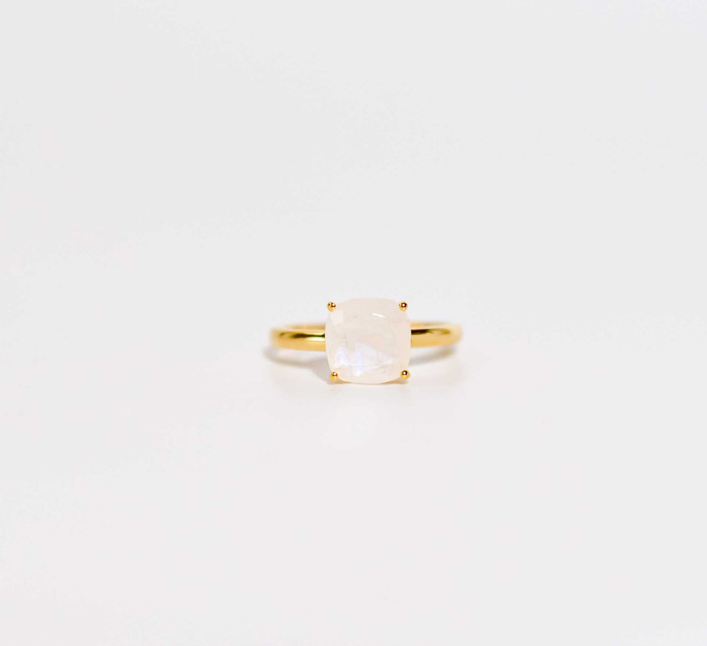 8mm Cushion cut Moonstone Yellow gold plated Ring