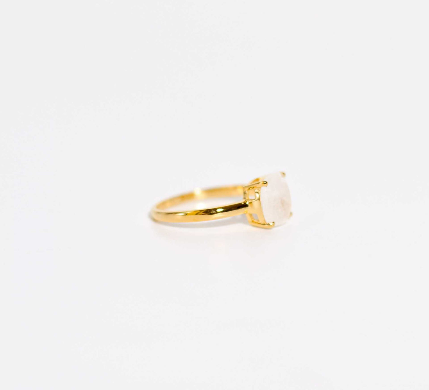 8mm Cushion cut Moonstone Yellow gold plated Ring