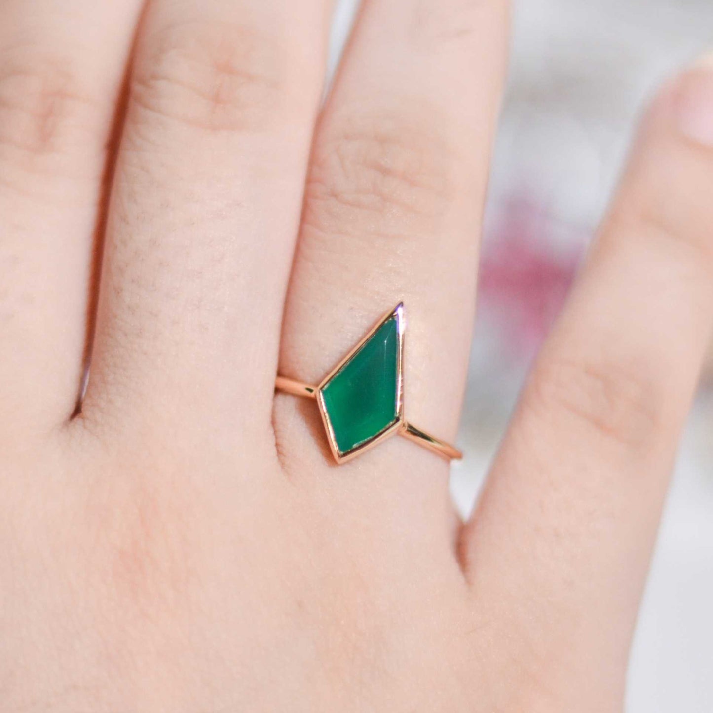 14 x 7 mm Kite Green Onyx Ring
