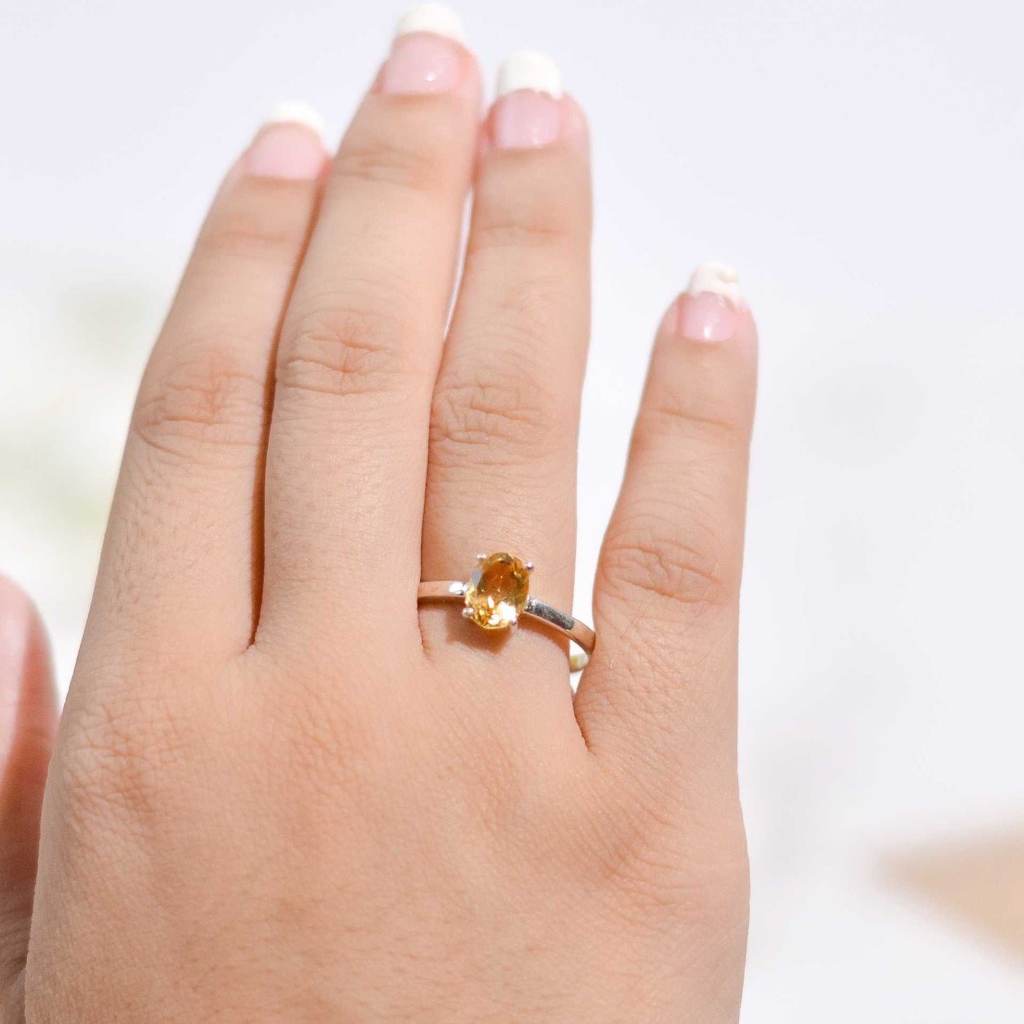 8 x 6 mm Oval cut Citrine Ring