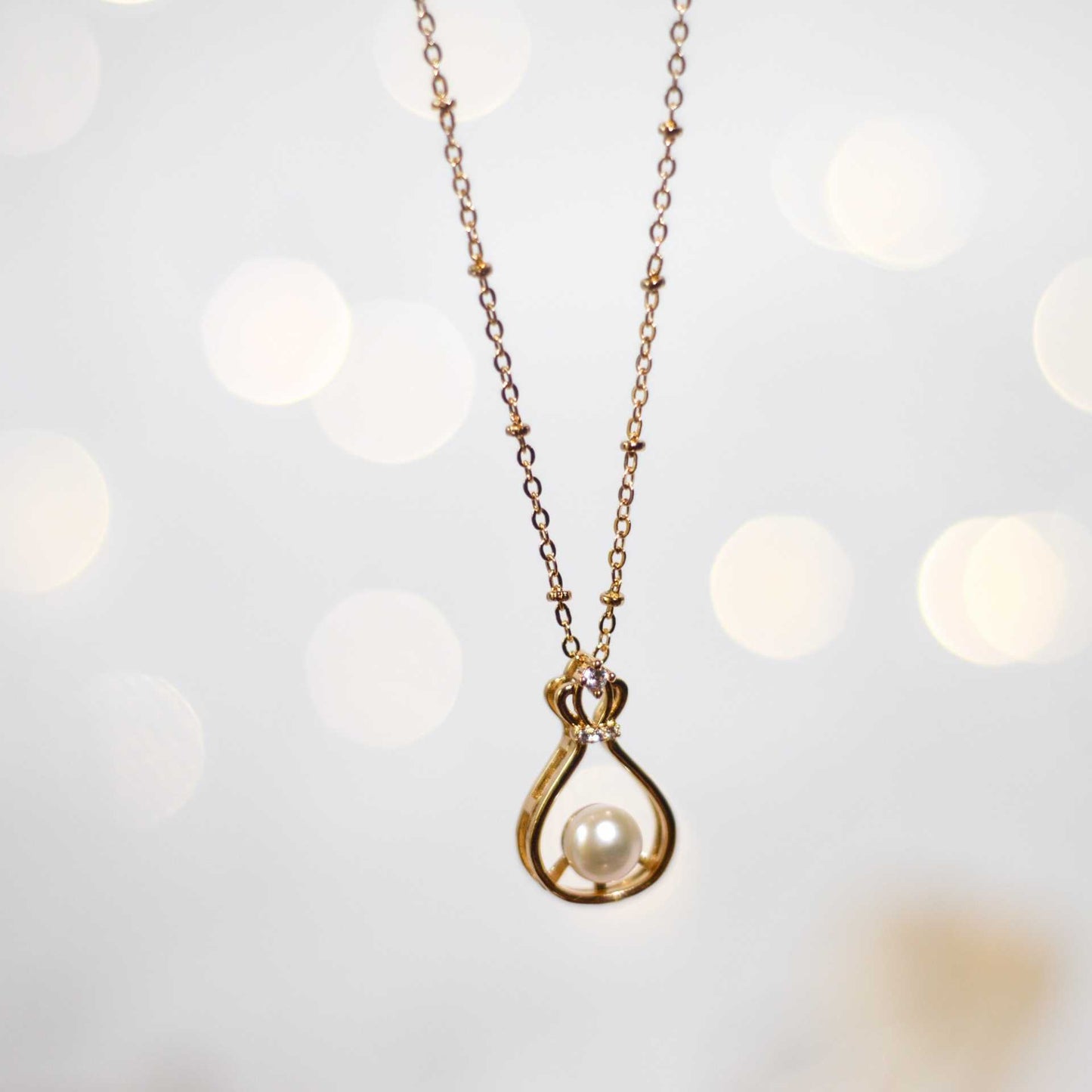 Yellow Gold Plated Necklace with 23.2 mm Pendant and 7 mm Siopao White Pearl