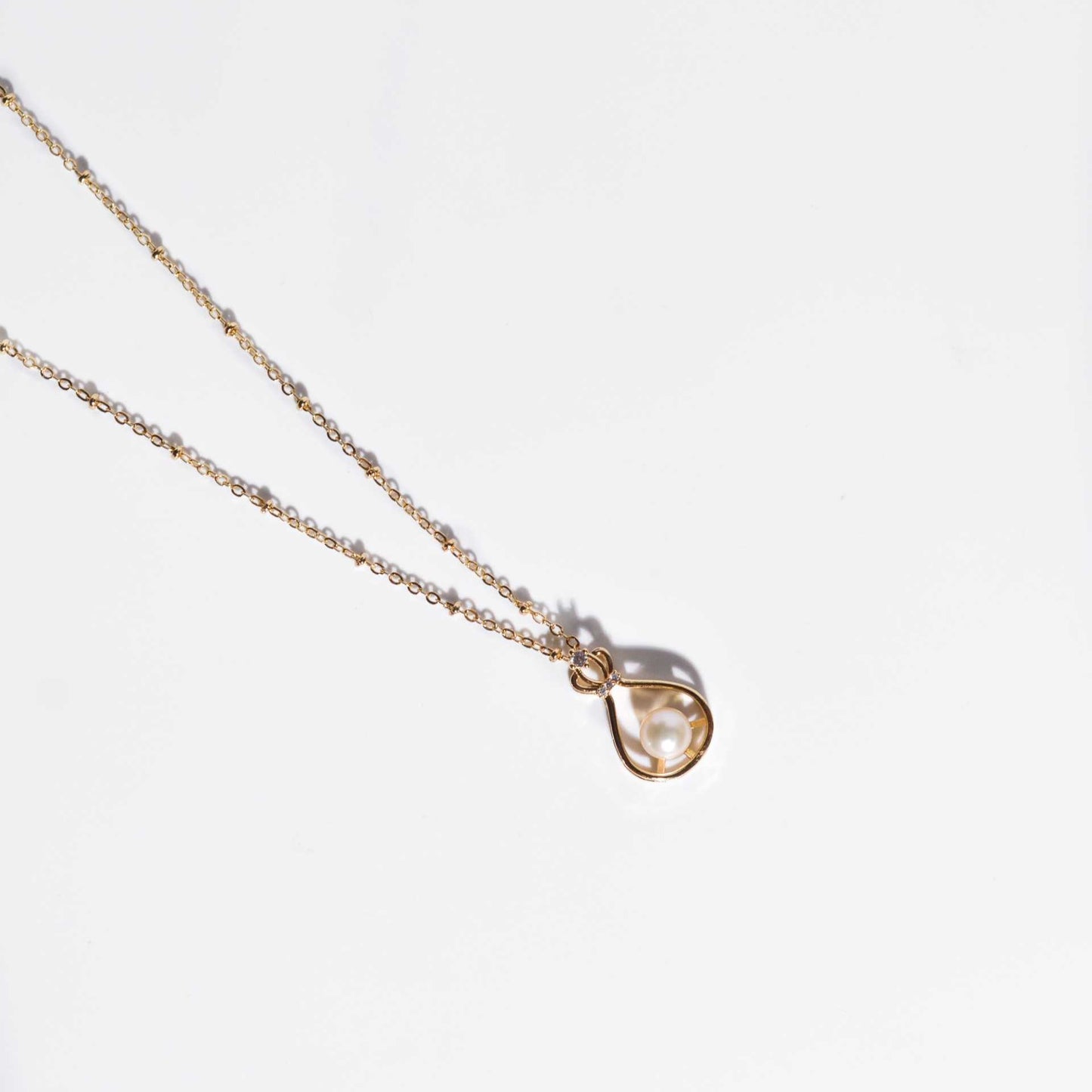 Yellow Gold Plated Necklace with 23.2 mm Pendant and 7 mm Siopao White Pearl