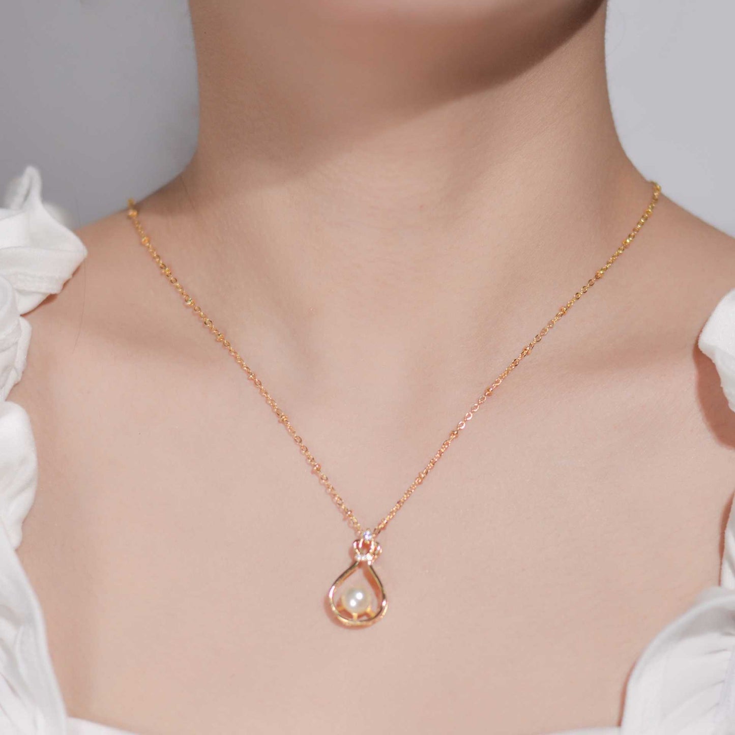 Yellow Gold Plated Necklace with 23.2 mm Pendant and 7 mm Siopao White Pearl
