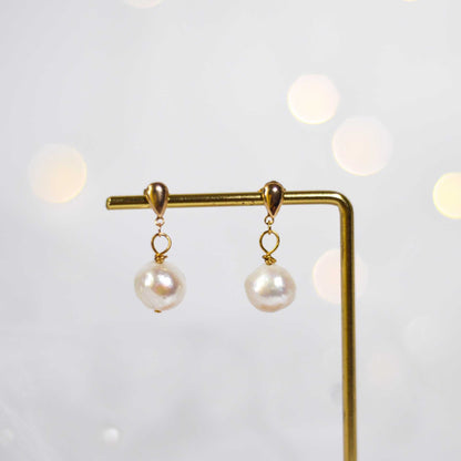 10.5 mm white kieshe pearl dangling yellow gold plated with teardrop stud earrings