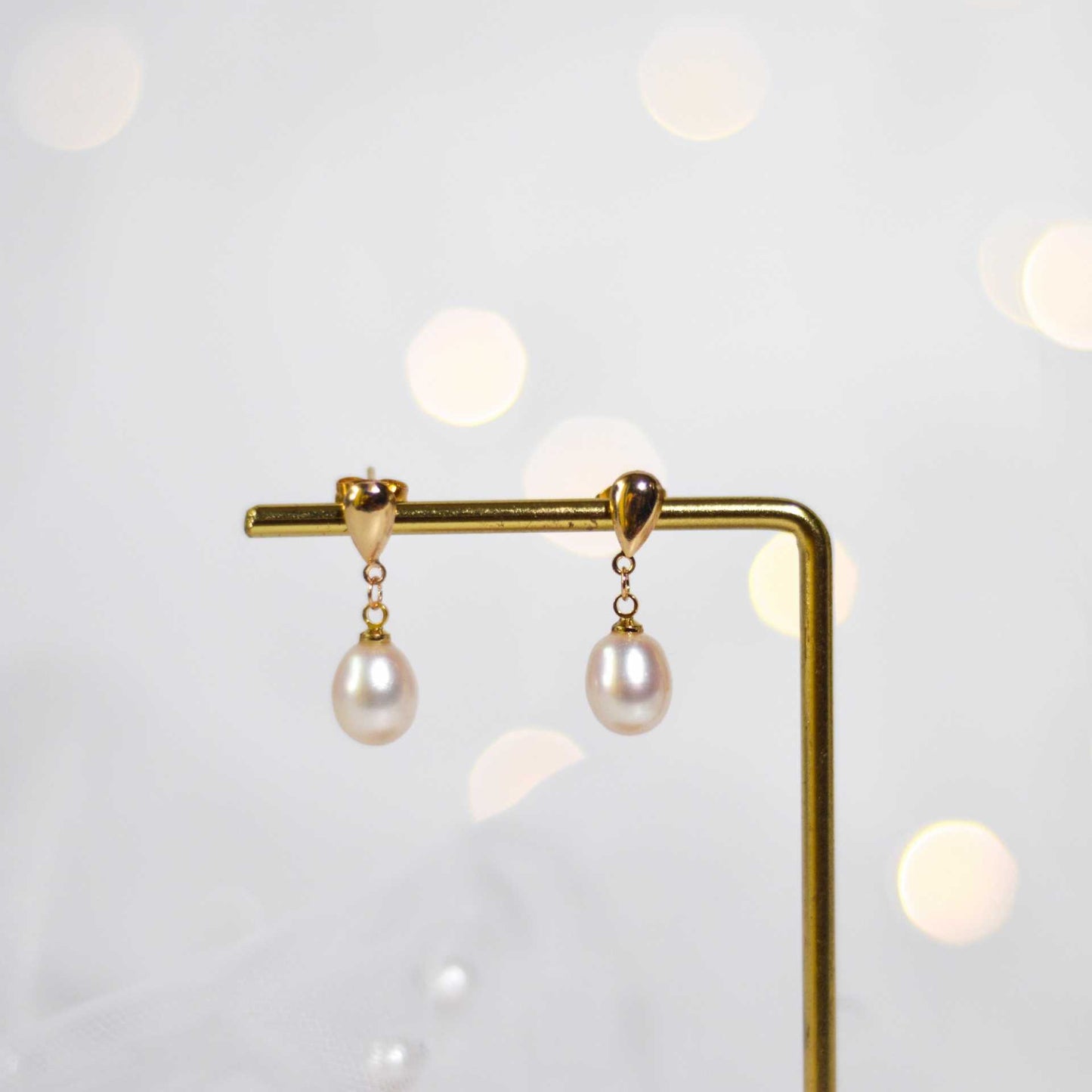 10 mm white biwa pearl dangling yellow gold plated with teardrop stud earrings
