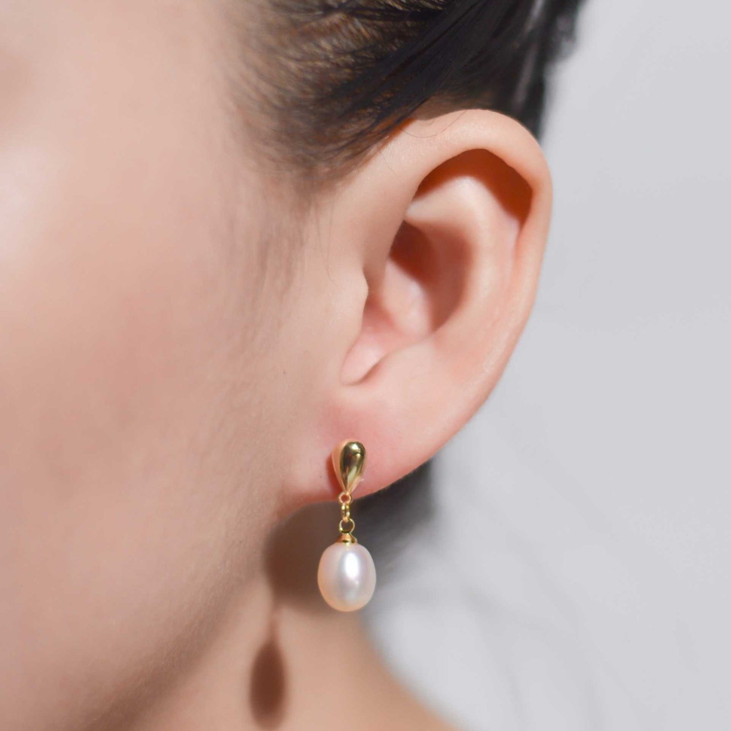 10 mm white biwa pearl dangling yellow gold plated with teardrop stud earrings