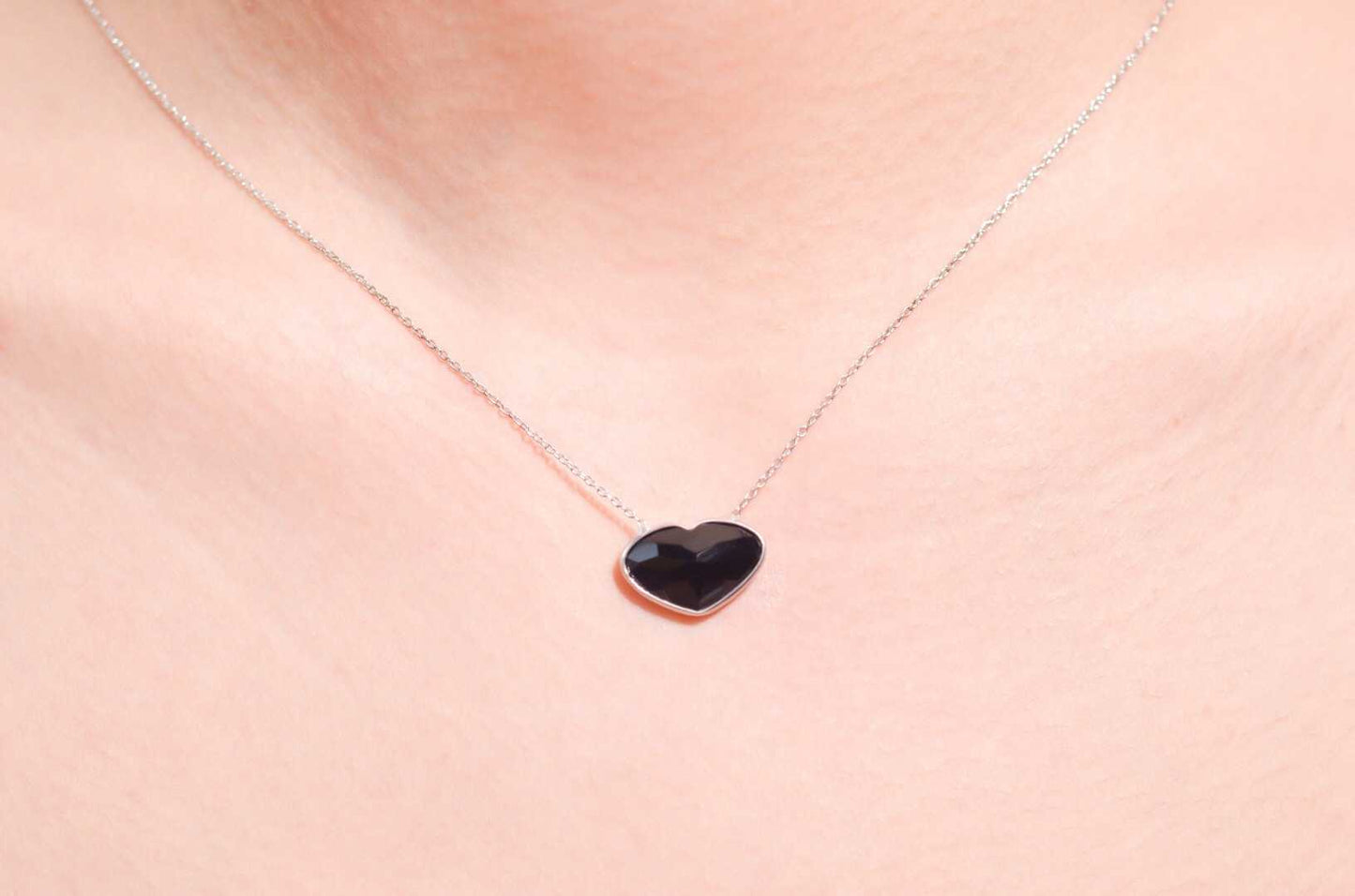 10 x 15 mm Heart cut Black Onyx Necklace