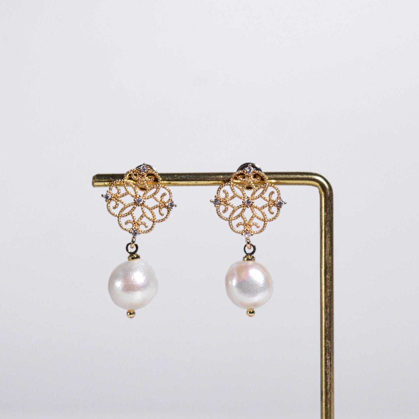 11.3 mm White Kieshe Pearl Yellow Gold Plated Dangling with 16.5 mm Stud
