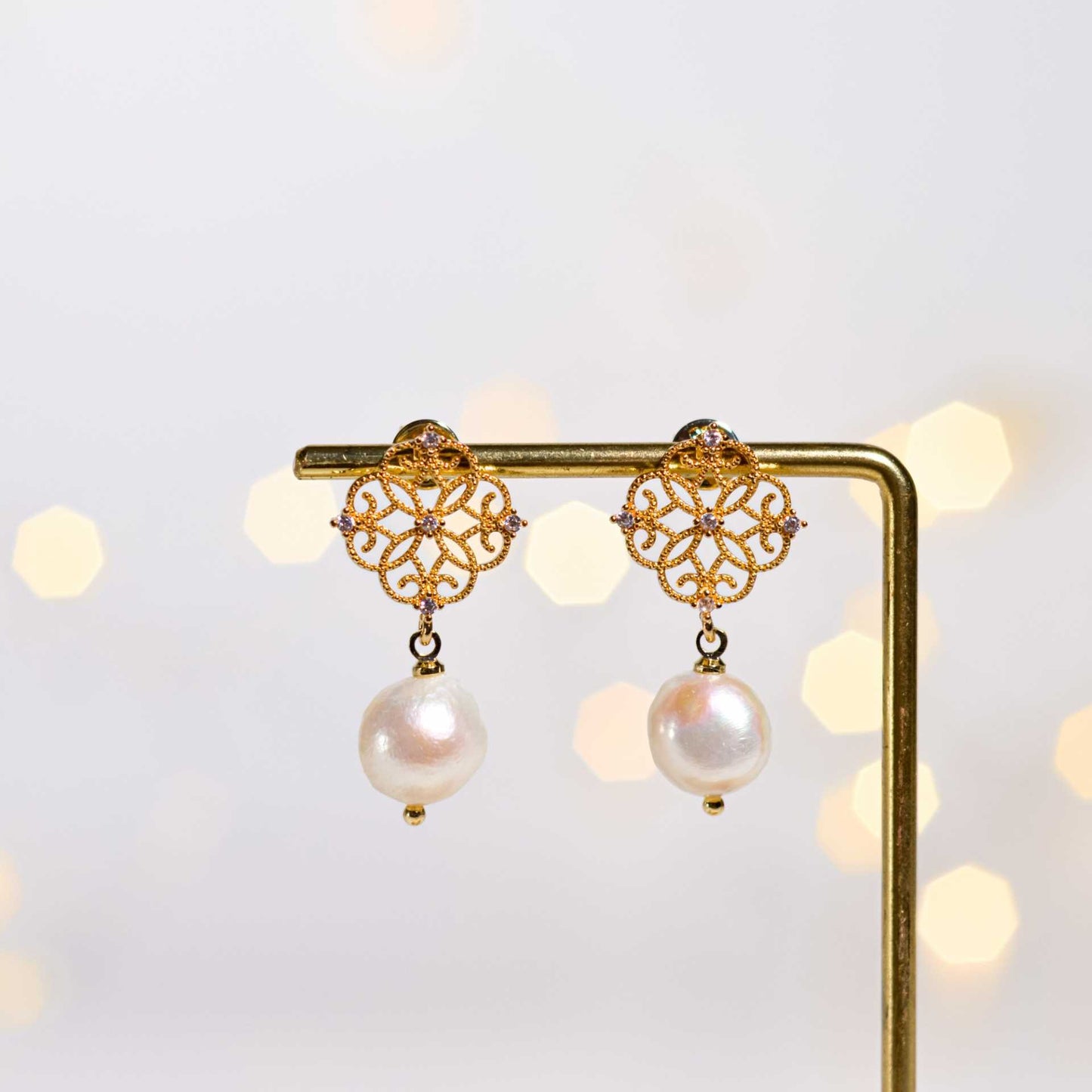 11.3 mm White Kieshe Pearl Yellow Gold Plated Dangling with 16.5 mm Stud