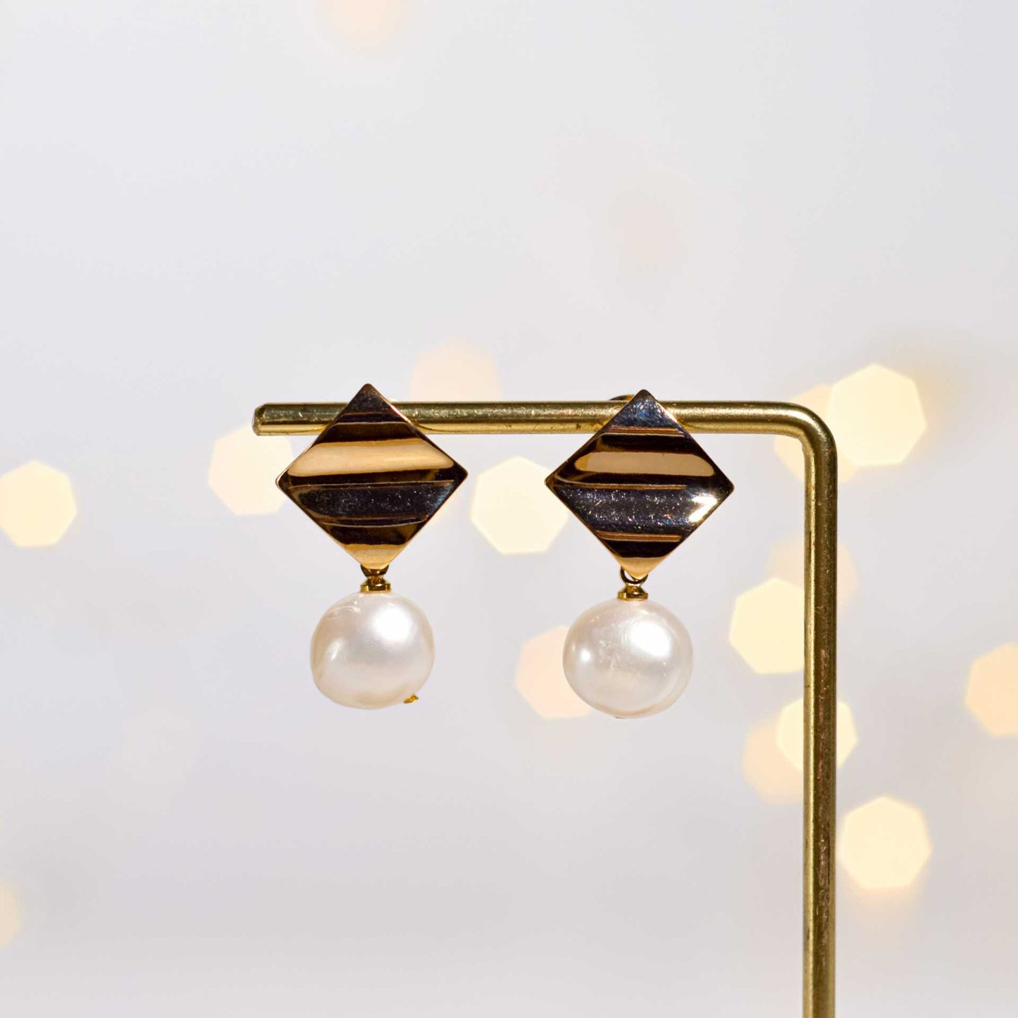 11.5 mm White Kieshe Pearl Yellow Gold Plated Dangling with 17 mm Diamond Shaped Stud