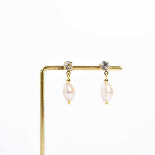 12.5 mm white kieshe pearl yellow gold plated with 6 mm zircon stud earrings