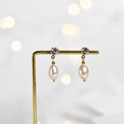 12.5 mm white kieshe pearl yellow gold plated with 6 mm zircon stud earrings