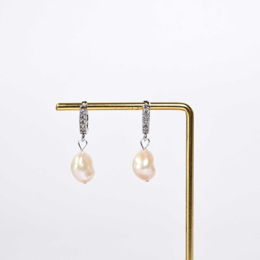 12 mm white baroque pearl rhodium plated with inlaid zircon hoop earrings