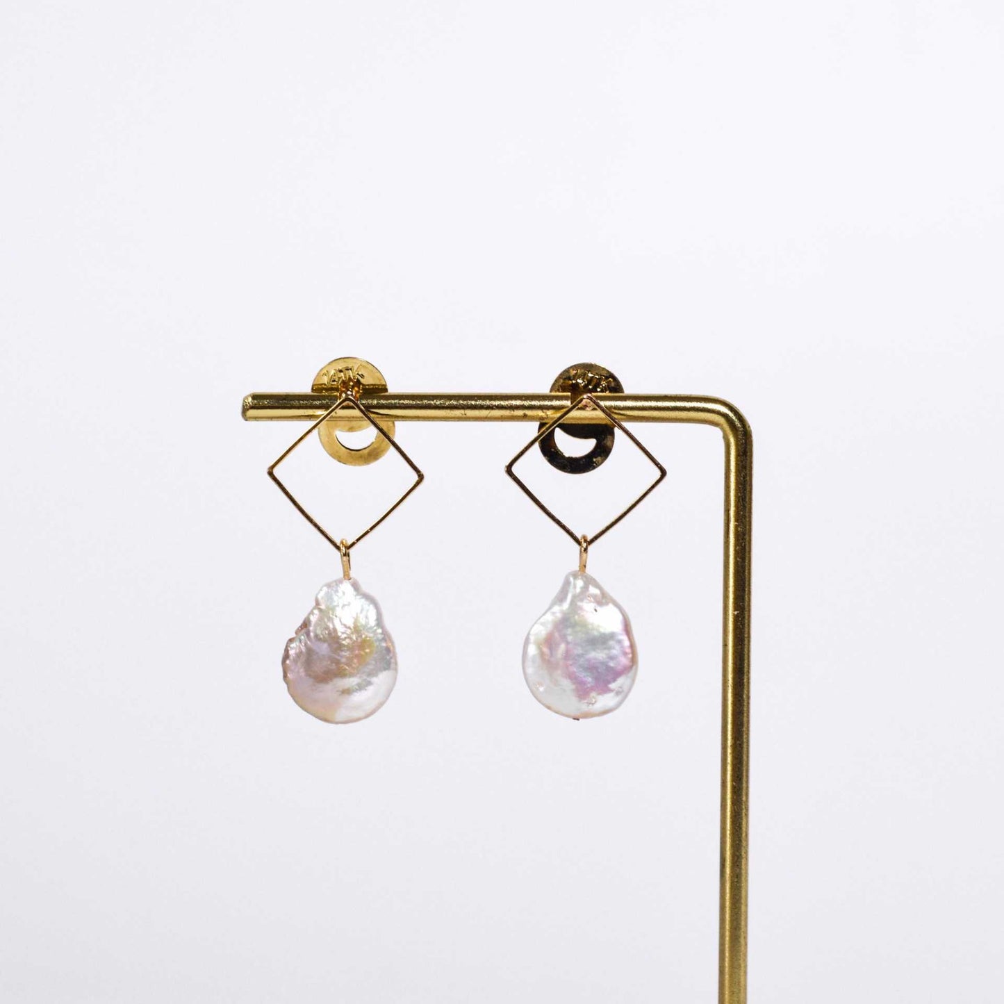 12 mm white flat coin diamond-shaped dangling yellow gold plated earrings
