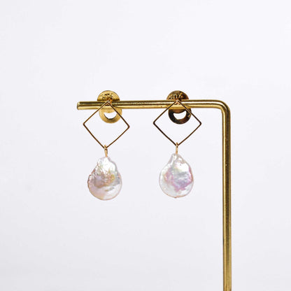 12 mm white flat coin diamond-shaped dangling yellow gold plated earrings