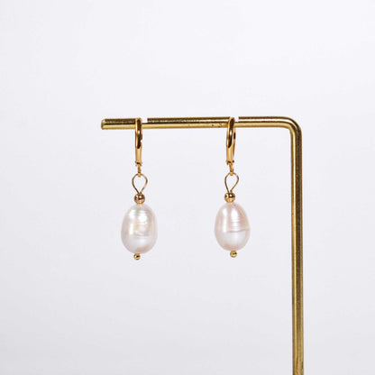 13.2 mm white biwa dangling yellow gold plated earrings