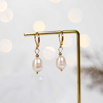 13.2 mm white biwa dangling yellow gold plated earrings