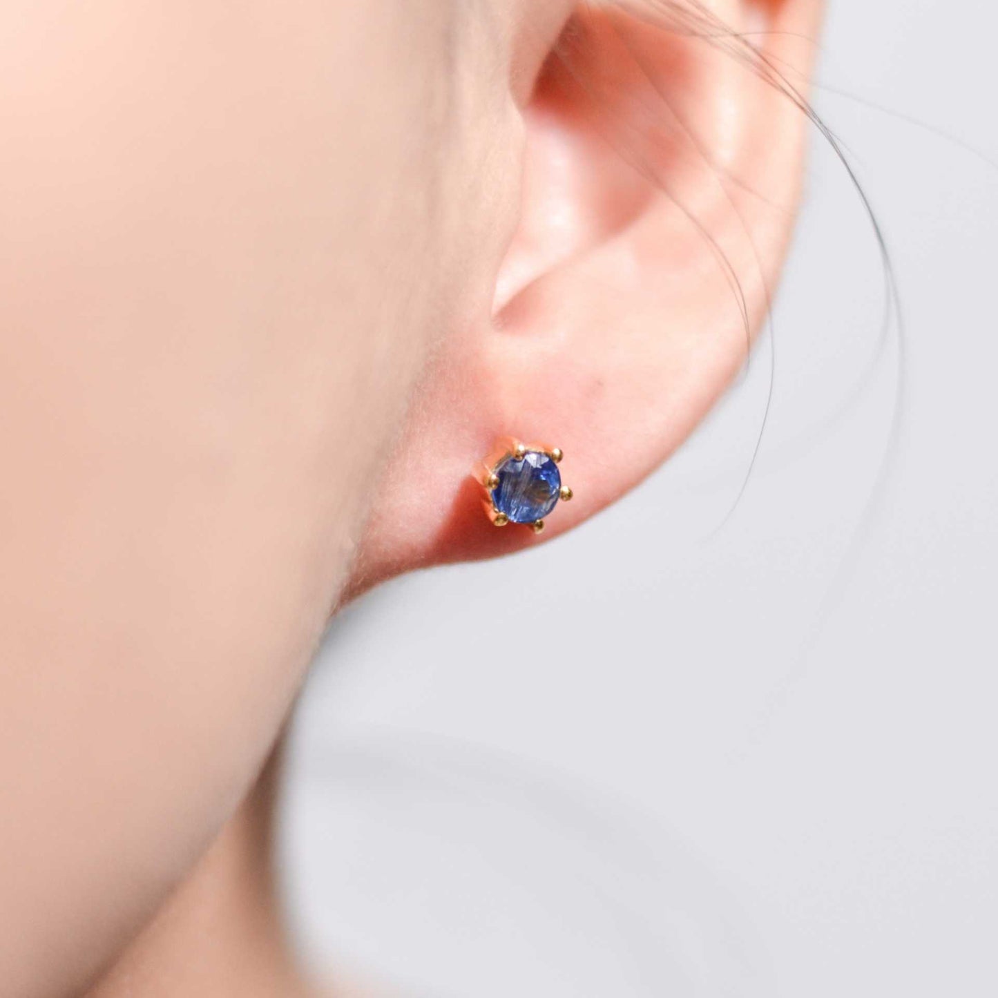 5 mm Round cut Kyanite Earrings