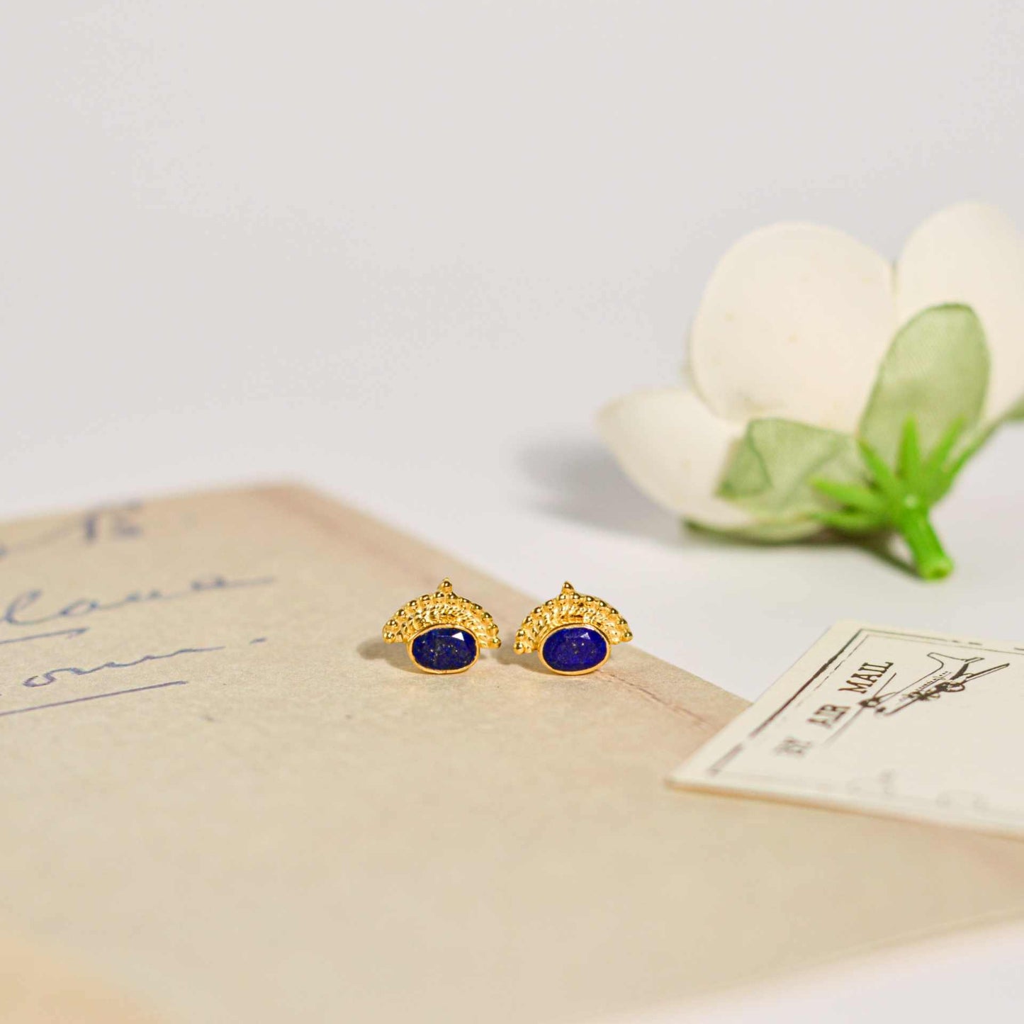 6 x 4 mm Oval cut Lapis Azul Earrings