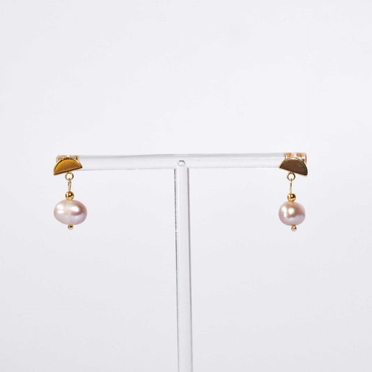 8.5 mm purple kieshe pearl dangling yellow gold plated with half circle stud earrings