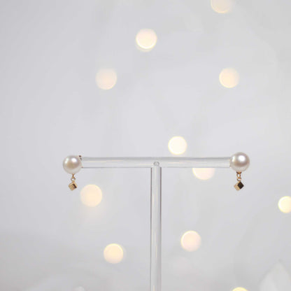 8.8 mm white siopao pearl yellow gold plated stud with cube drop