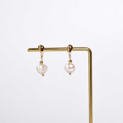 8.8 mm white kieshe pearl dangling yellow gold plated with teardrop stud earrings