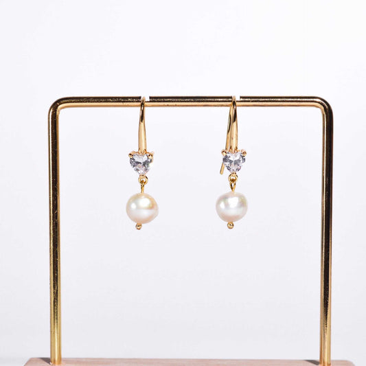 8 mm white kieshe pearl dangling yellow gold plated with 6 mm heart zircon earrings