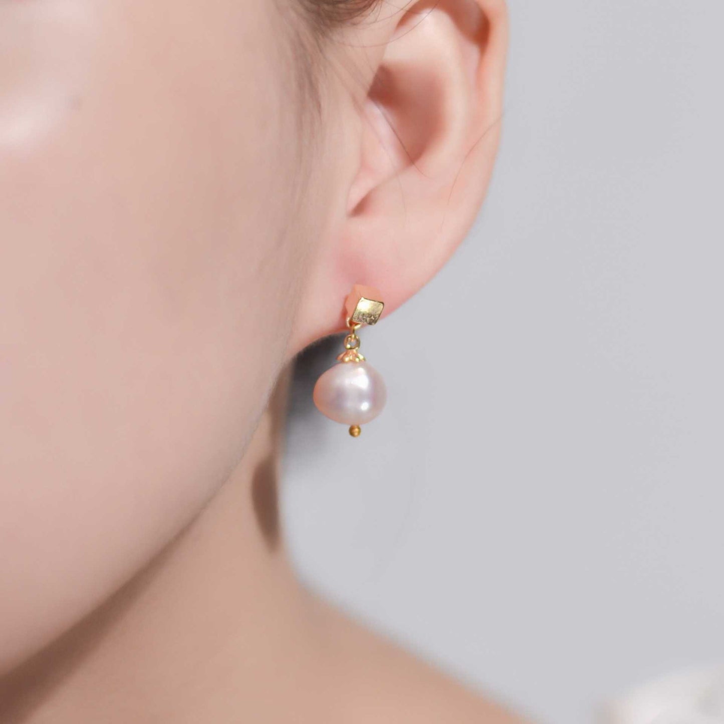 9.1 mm purple kieshe yellow gold plated dangling earrings with square stud