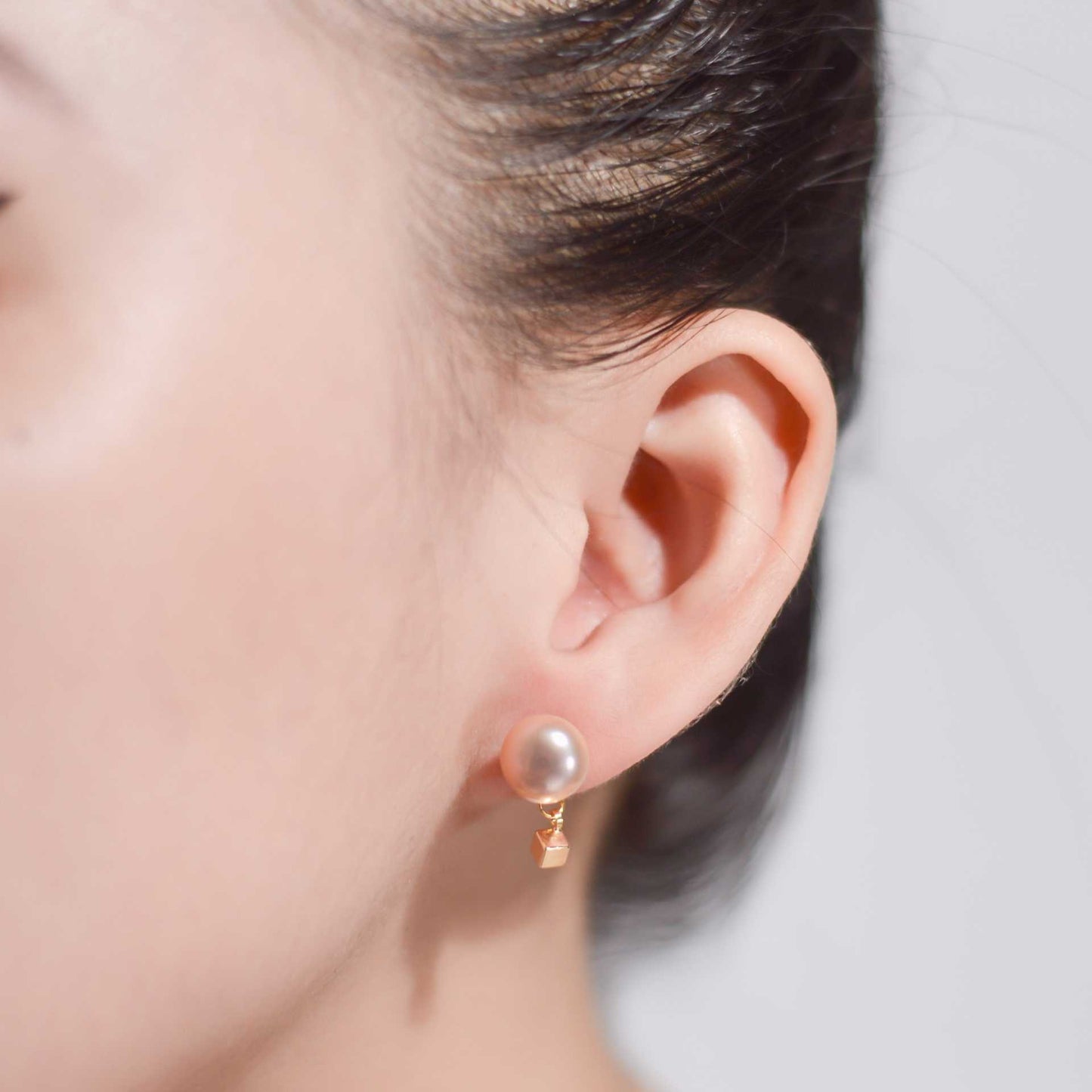 9.3 mm purple siopao pearl yellow gold plated stud with cube drop