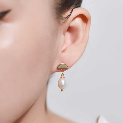 9.5 mm white biwa pearl dangling yellow gold plated with half circle stud earrings