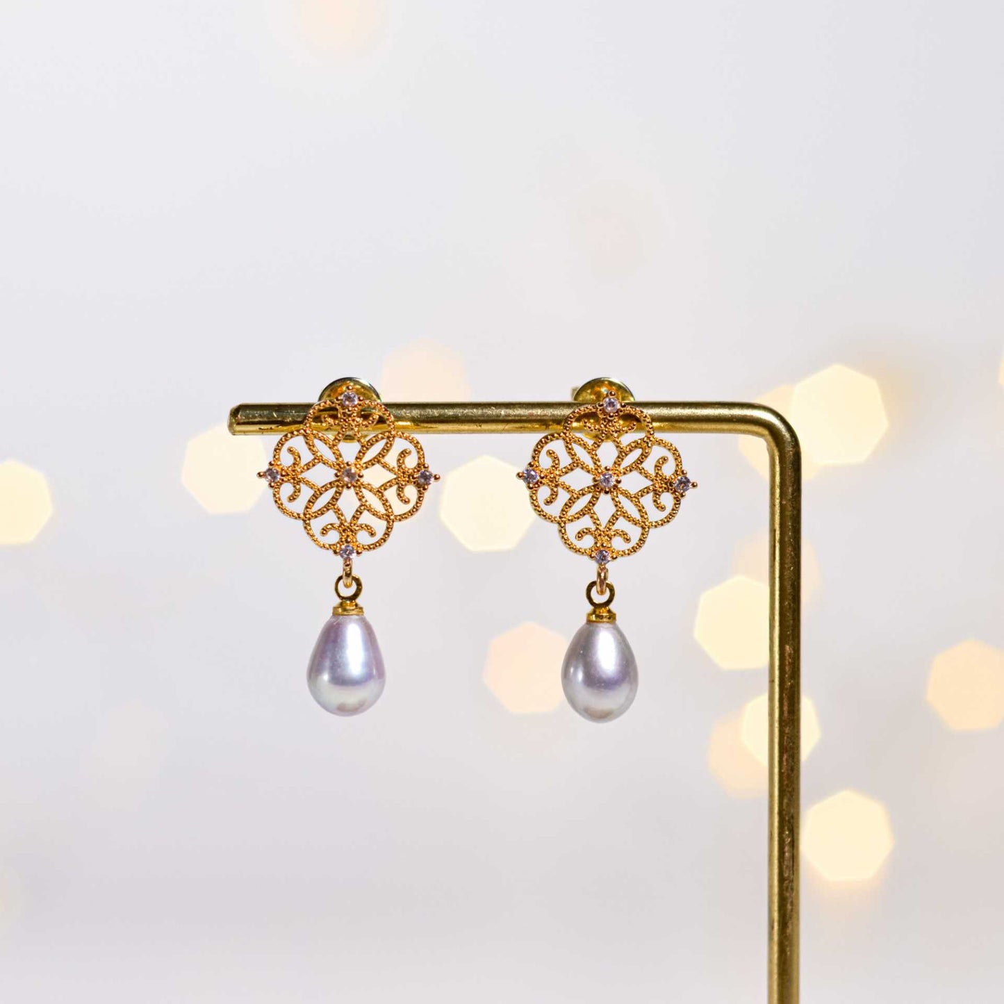 9.8 mm Gray Biwa Pearl Yellow Gold Plated Dangling with 16.5 mm Stud