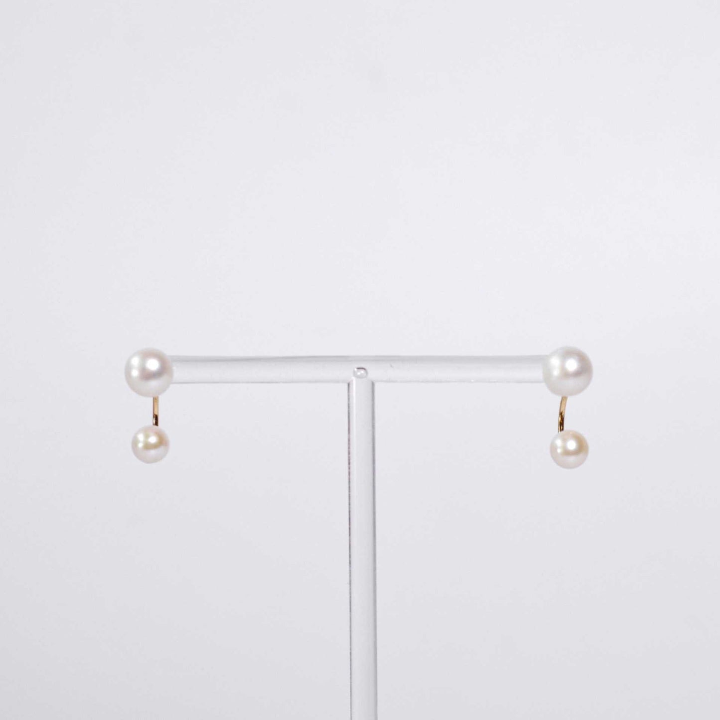 9  mm white siopao pearl yellow gold plated stud with 7mm white siopao half hoop plug earrings