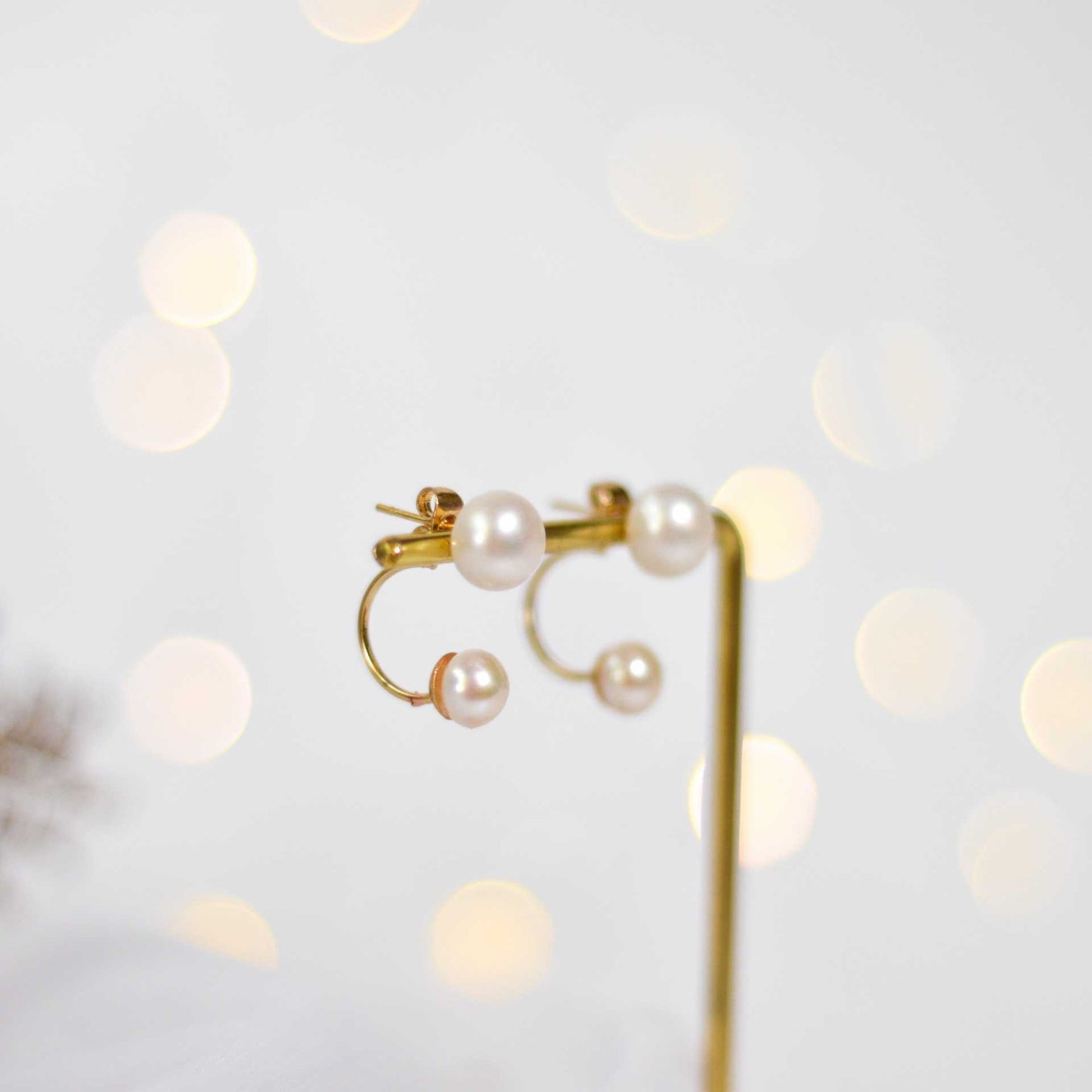 9  mm white siopao pearl yellow gold plated stud with 7mm white siopao half hoop plug earrings