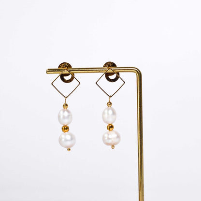 Multi-tier white biwa and oval pearls diamond-shaped dangling yellow gold plated earrings