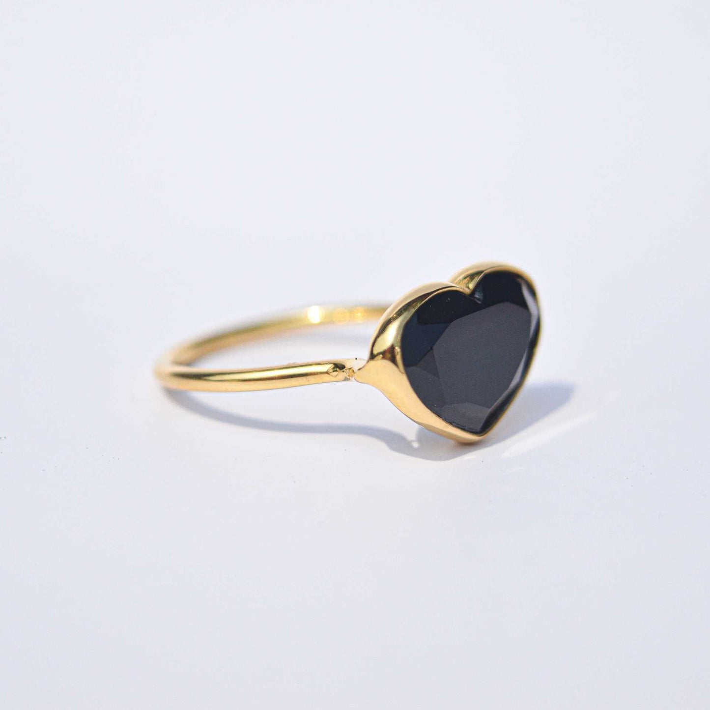 10 x 15 mm Heart cut Black Onyx Yellow gold plated Ring