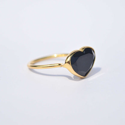10 x 15 mm Heart cut Black Onyx Yellow gold plated Ring