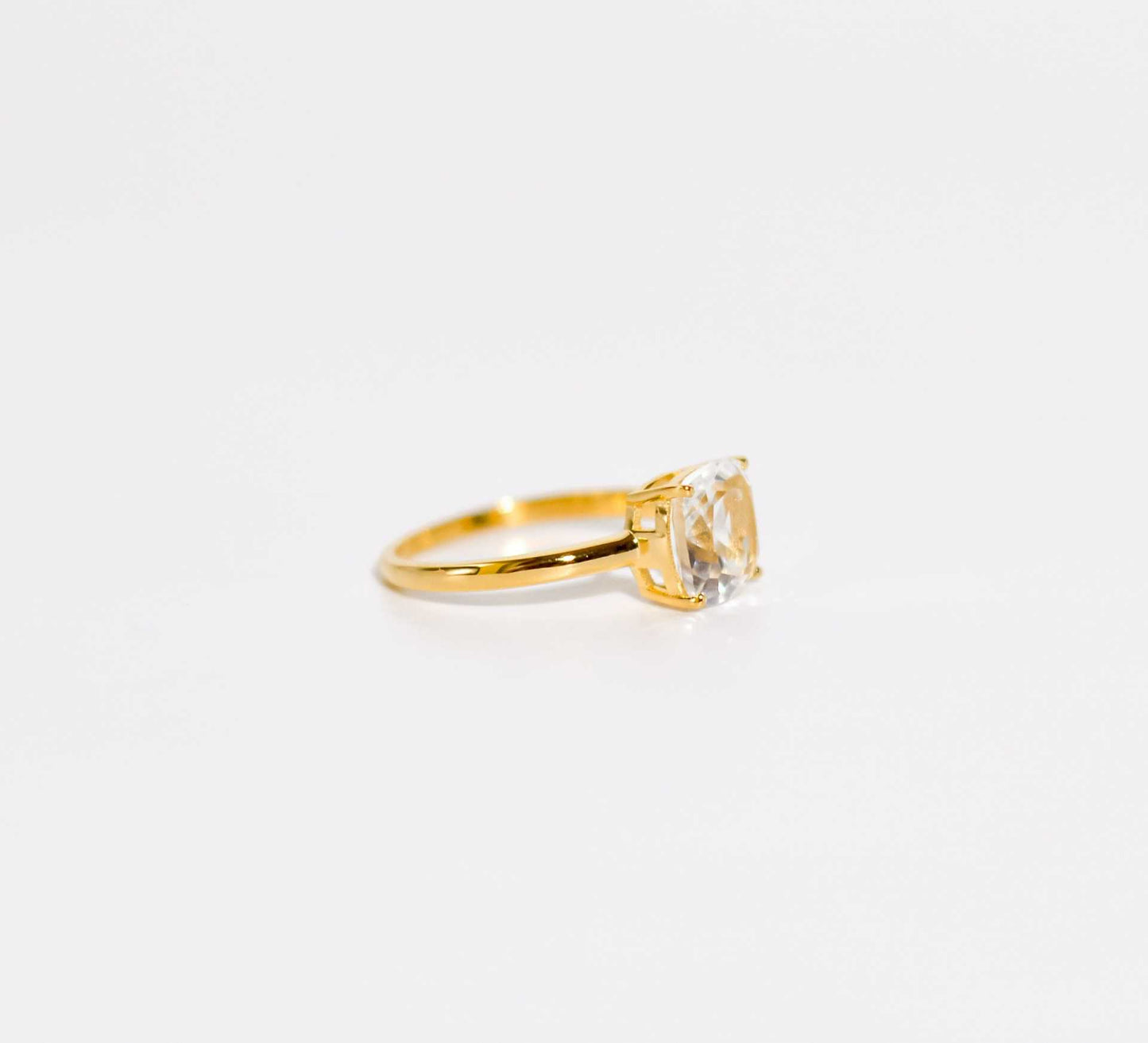 8mm Cushion cut White Topaz Yellow gold plated Ring