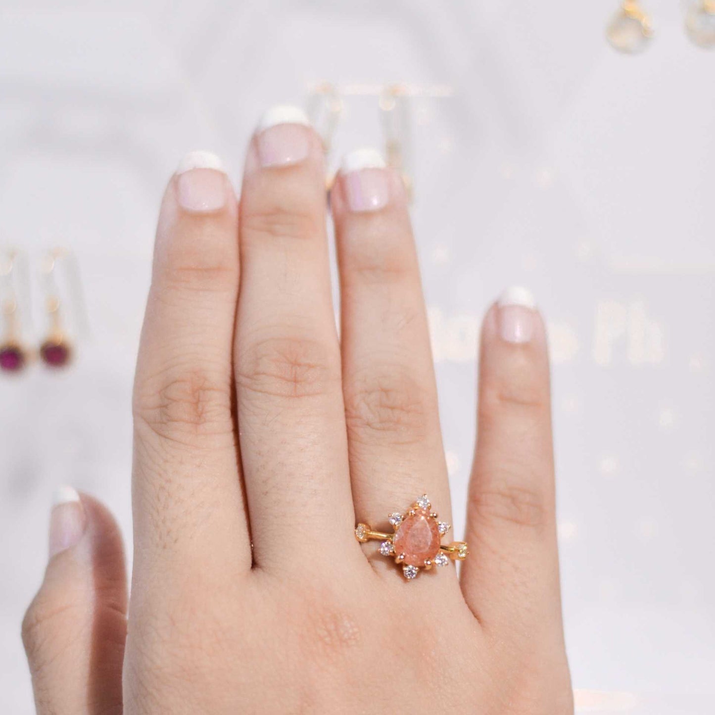 8 x 6 mm Pear cut Sunstone Sunburst Ring
