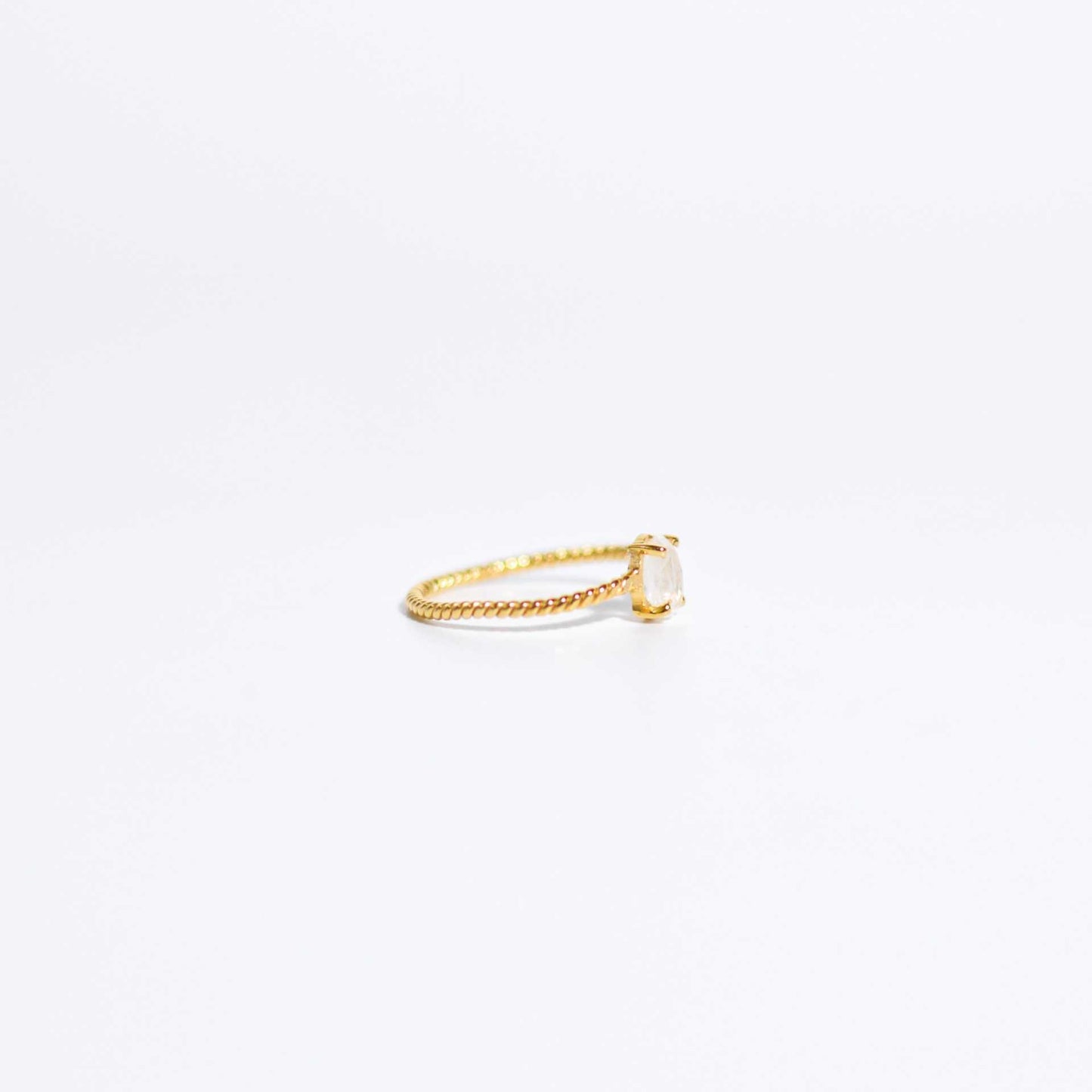 6 x 4 mm Oval cut Rainbow Moonstone Twisted Ring
