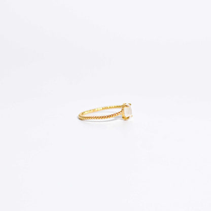 6 x 4 mm Oval cut Rainbow Moonstone Twisted Ring