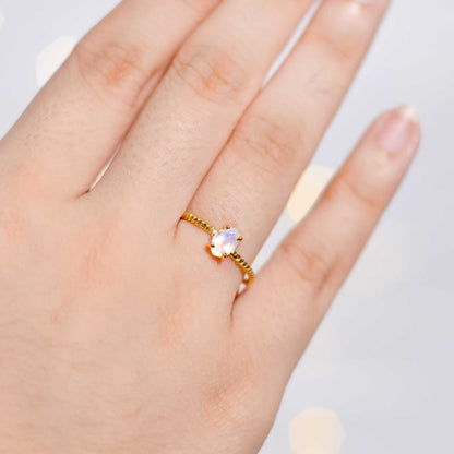 6 x 4 mm Oval cut Rainbow Moonstone Twisted Ring