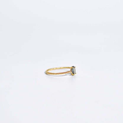6 x 4 mm Oval cut London Blue Topaz Twisted Ring